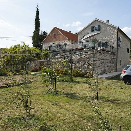 Villa Cetina Milasi Eksteriør billede