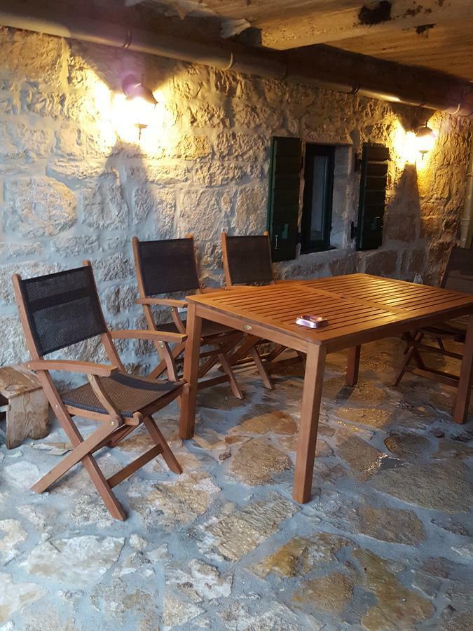 Villa Cetina Milasi Eksteriør billede