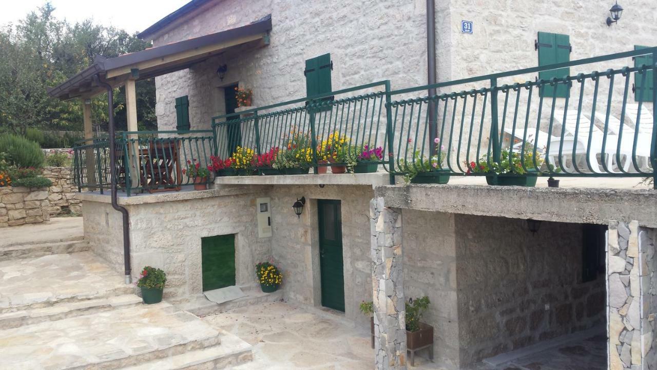 Villa Cetina Milasi Eksteriør billede