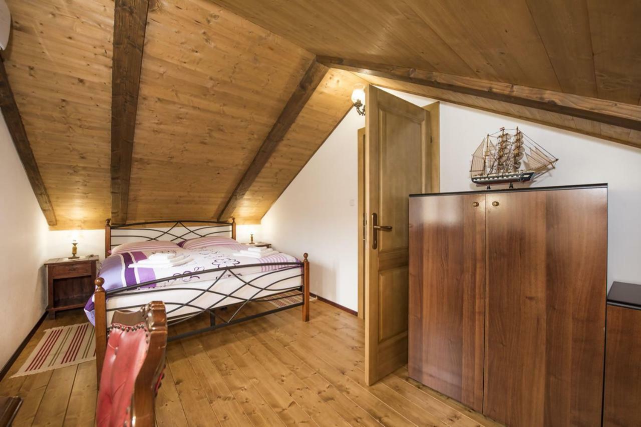 Villa Cetina Milasi Eksteriør billede
