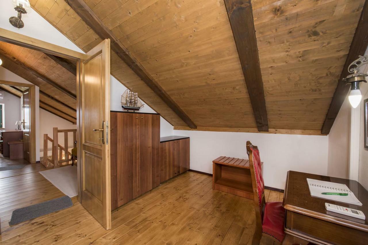 Villa Cetina Milasi Eksteriør billede