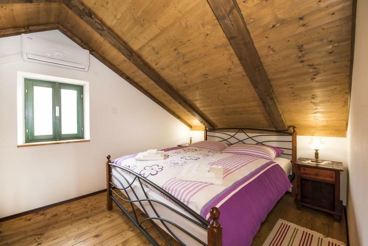 Villa Cetina Milasi Eksteriør billede