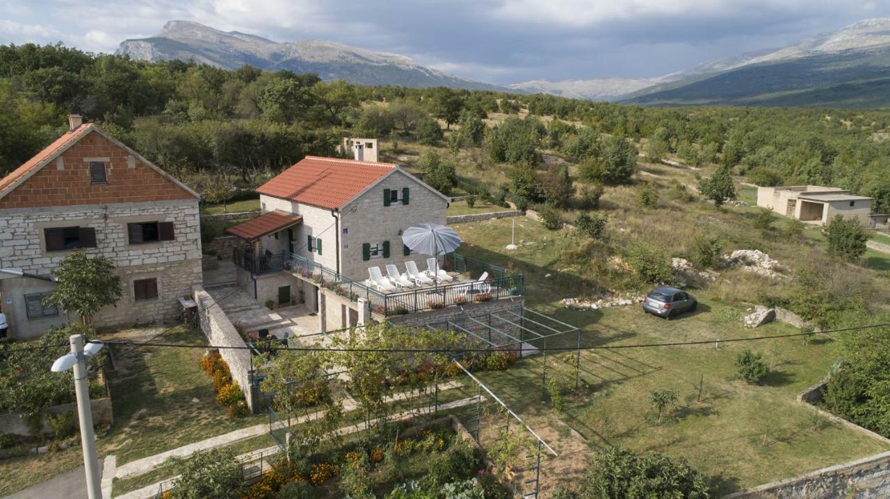 Villa Cetina Milasi Eksteriør billede